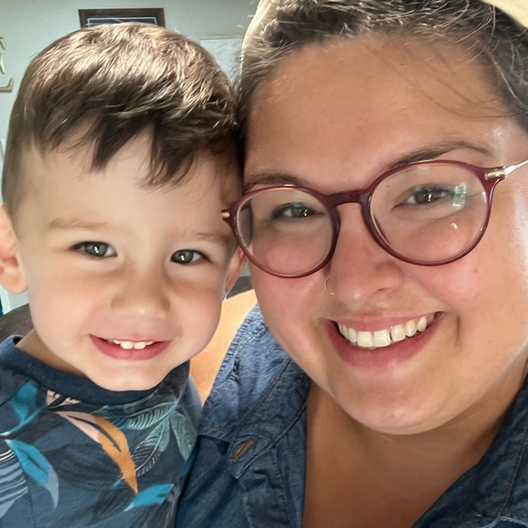 Meet your Posher, Tia - Picture 4 of 11